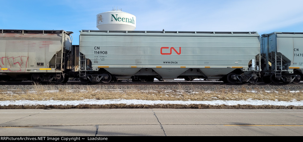 CN 114908